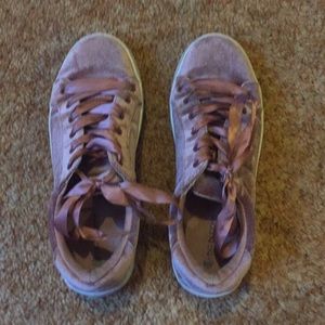 Pink velvet casual shoes